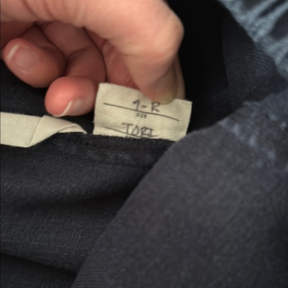 Elizabeth Suzann Clyde Navy Linen Pants - Picture 3 of 5